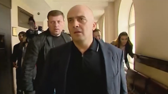 თბილისის საქალაქო სასამართლოში ლევან ჯანგველაძის შეკვეთით განზრახ მკვლელობის ორგანიზებაში ბრალდებული ოთარ რომანოვ-ფარცხალაძის სასამართლო პროცესი მიმდინარეობს