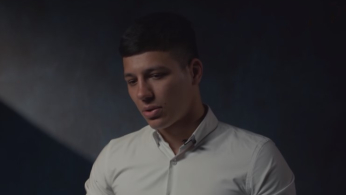 საქალაქო სასამართლოში დაურ ბუავას განსაცდელში მიტოვების ფაქტზე დაკავებულის პროცესი რამდენიმე წუთში უნდა დაიწყოს