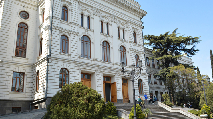 აბიტურიენტებისთვის მეორე შანსი - მეორადი ჩარიცხვები დღეიდან დაიწყო