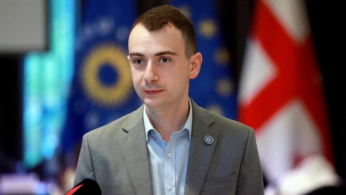 მიუღებელია ასეთი დამოკიდებულება, მითუმეტეს ეთნიკური ნიშნით, ეს აბსოლუტურად არასწორია - გიორგი ჩაკვეტაძე Eagle Hills-ის მოწინააღმდეგეთა დემონსტრაციაზე