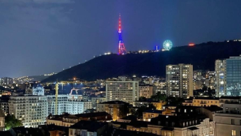 სომხეთის რესპუბლიკის დამოუკიდებლობის დღესთან დაკავშირებით, თბილისის ანძა სომხეთის დროშის ფერებში განათდა